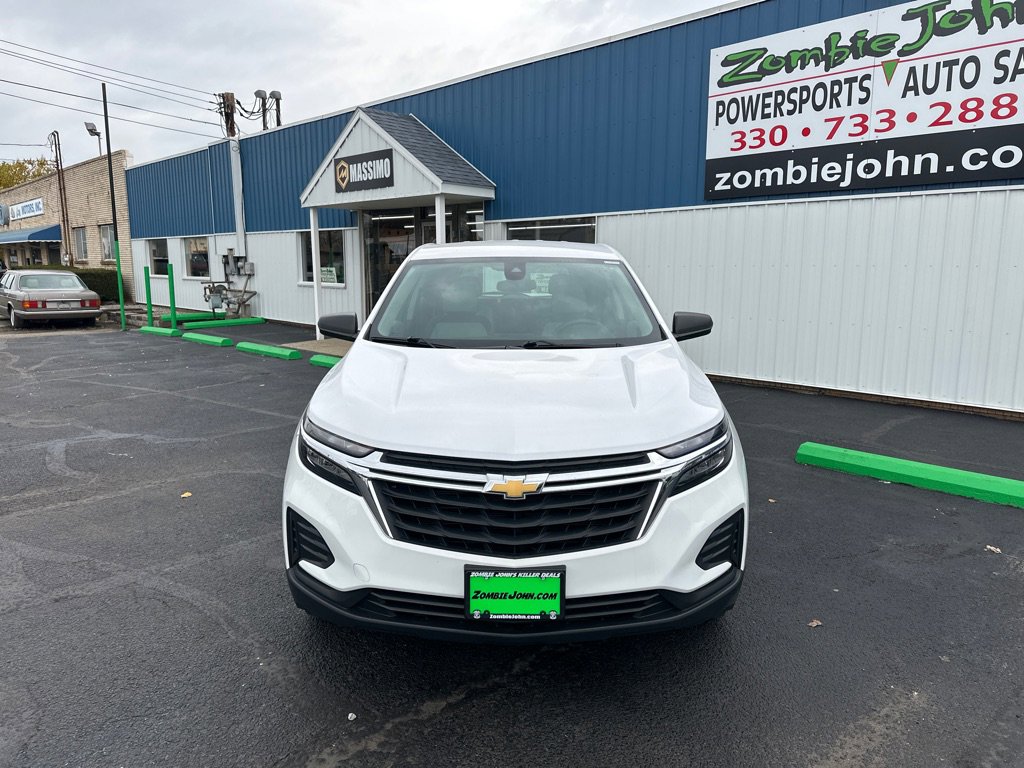 Used 2023 Chevrolet Equinox LS image 2