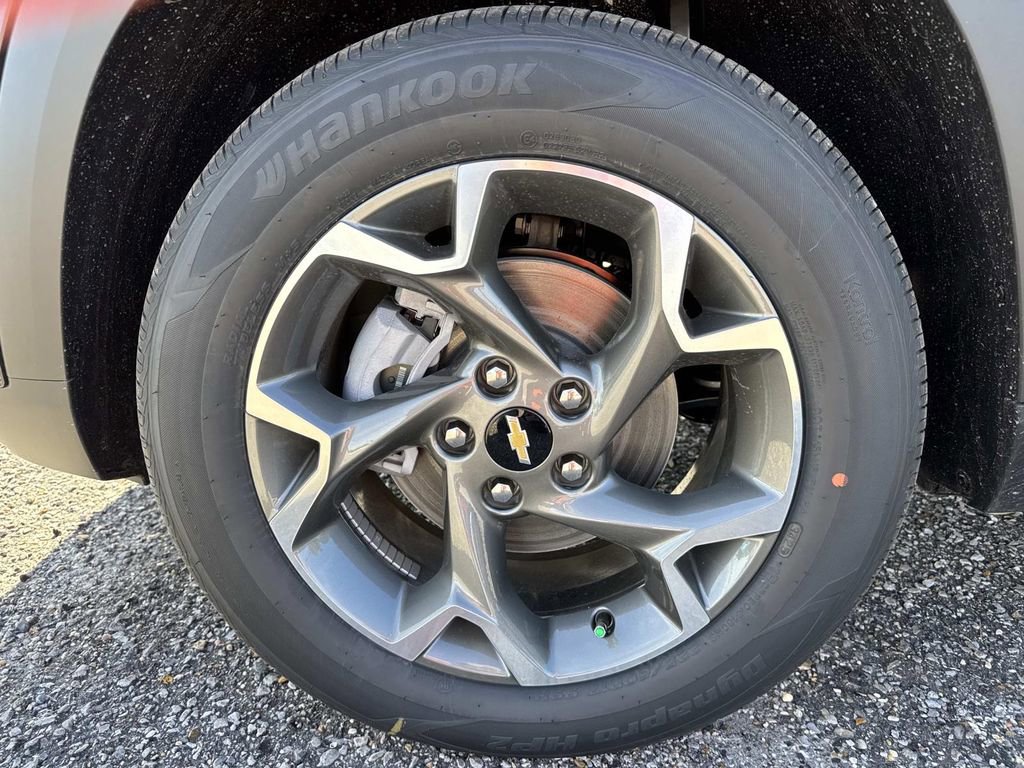 New 2026 Chevrolet Trax LT w/ Sunroof Package image 4