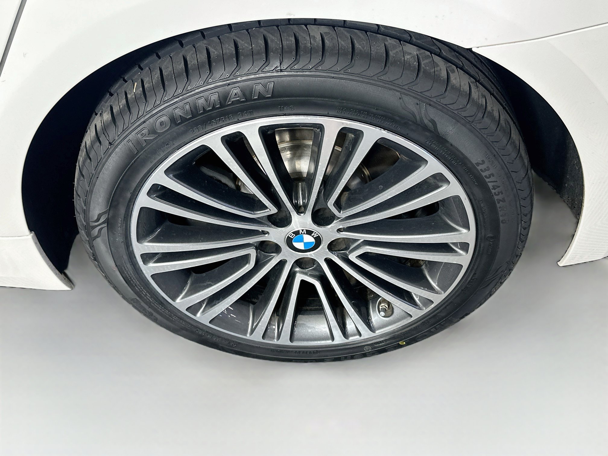 Used 2018 BMW 530i RWD image 11
