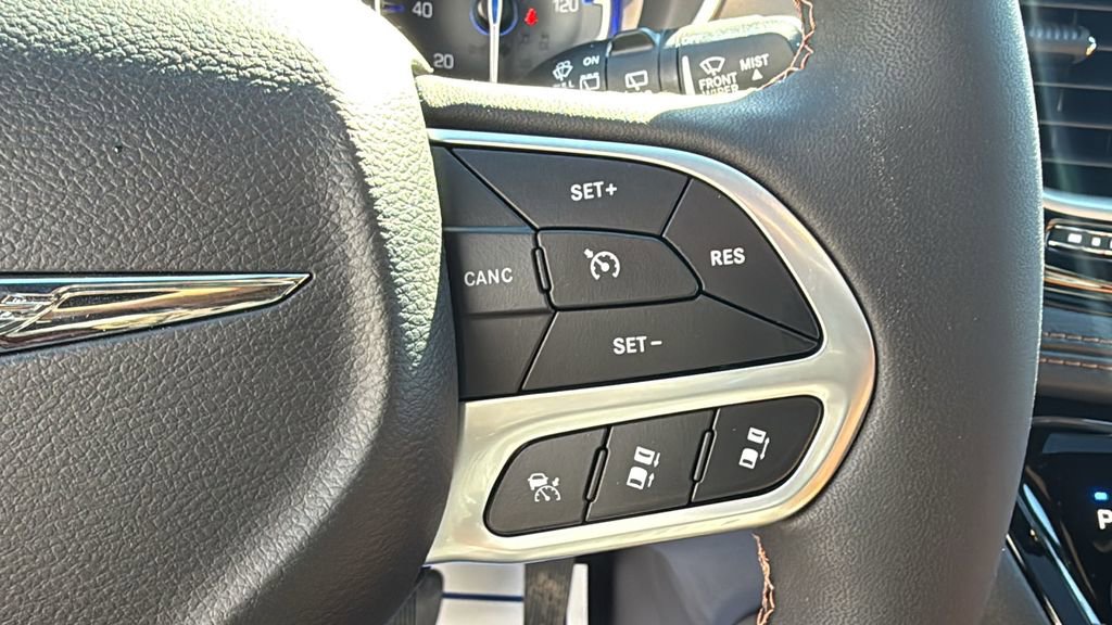 New 2026 Chrysler Pacifica Pinnacle image 24