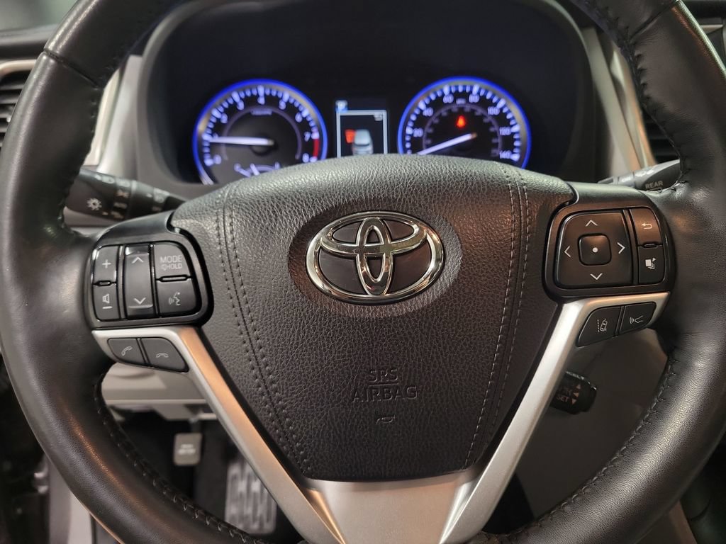 Used 2019 Toyota Highlander Limited Platinum AWD/4WD image 22