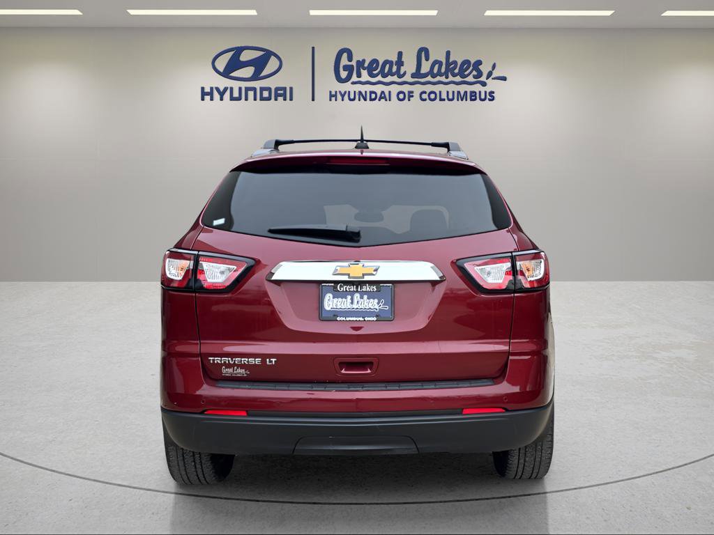Used 2017 Chevrolet Traverse LT w/ Style and Technology Package FWD image 4