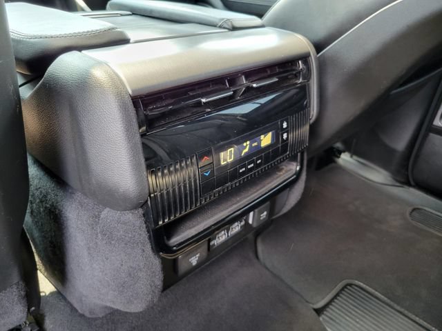 Used 2024 Jeep Wagoneer Series II AWD/4WD image 27