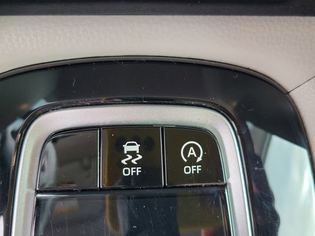 Used 2024 Toyota Corolla Cross L image 33