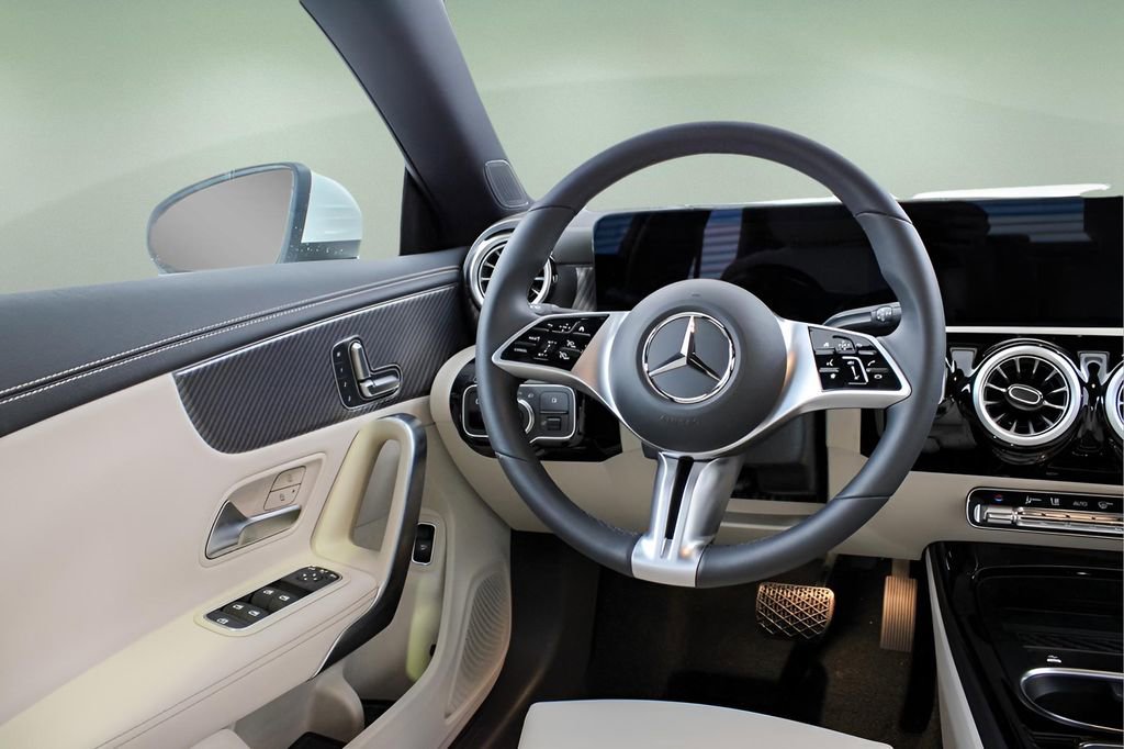 Used 2025 Mercedes-Benz CLA 250 image 7