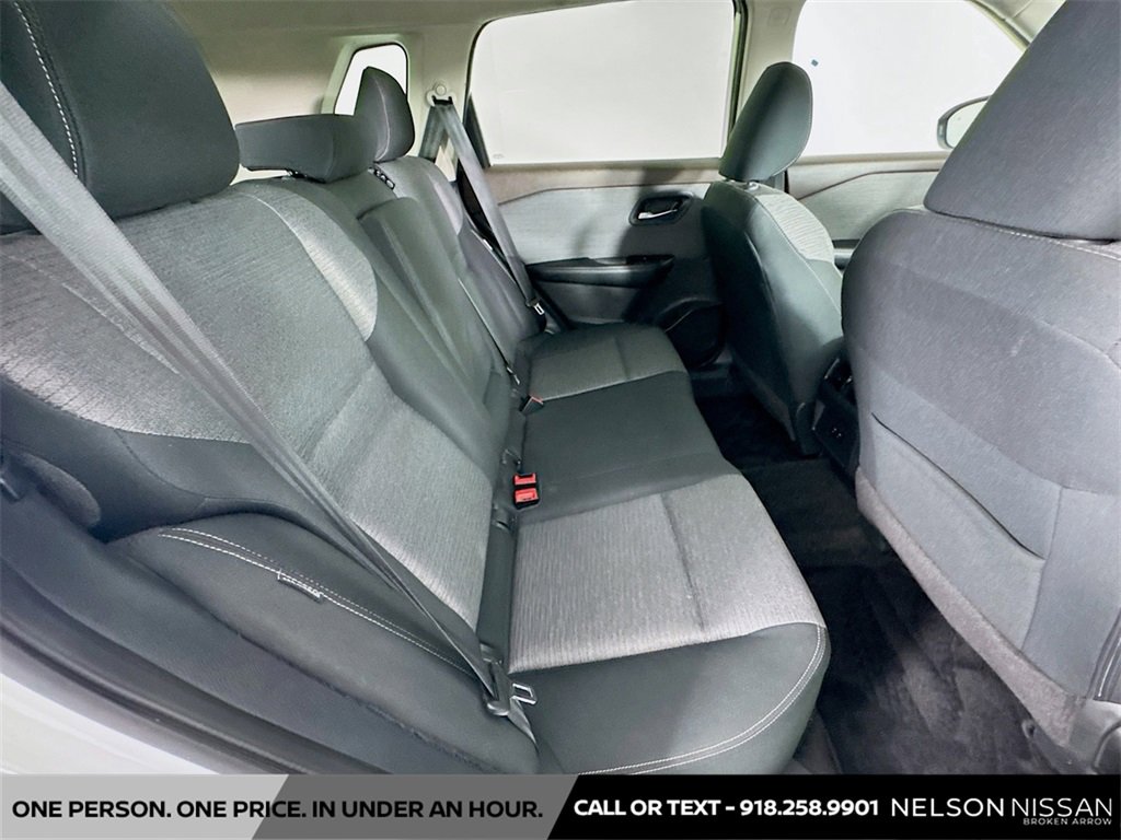 Used 2023 Nissan Rogue SV image 25