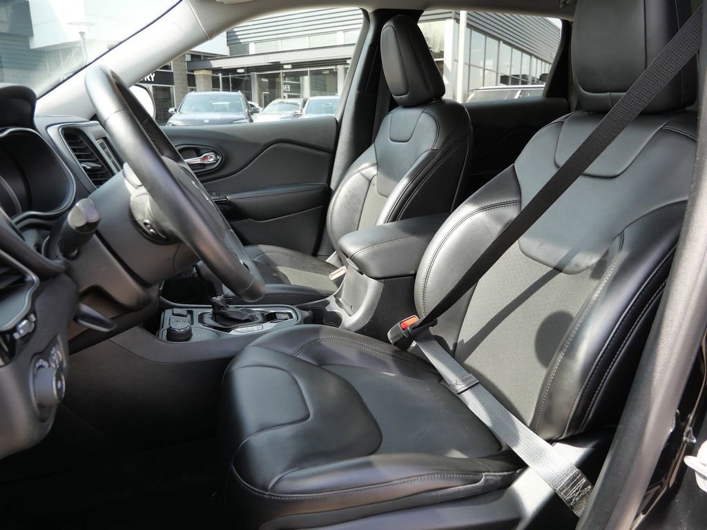 Used 2019 Jeep Cherokee Latitude Plus image 29