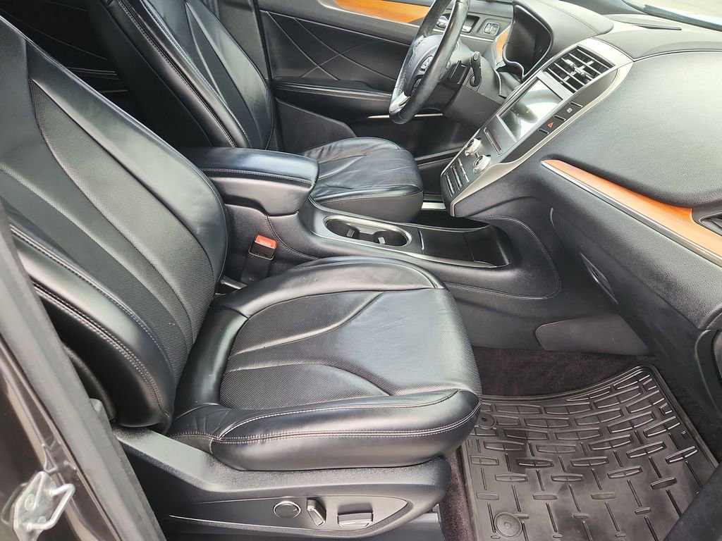 Used 2017 Lincoln MKC Reserve w/ Lincoln MKC Climate Package image 16
