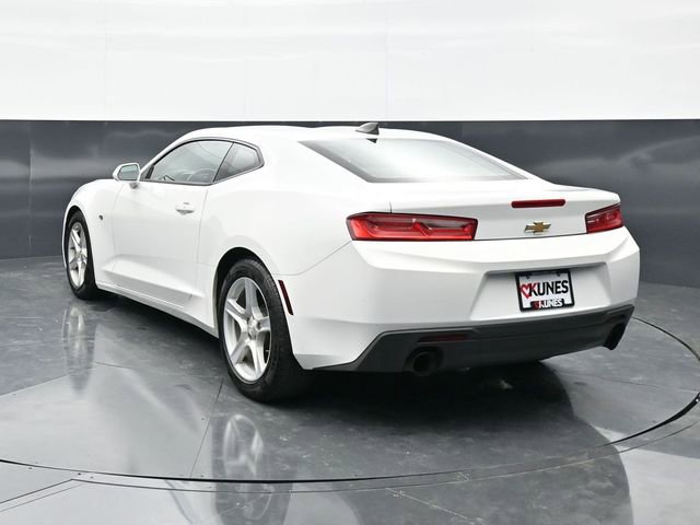 Used 2017 Chevrolet Camaro LT w/ Technology Package RWD image 5