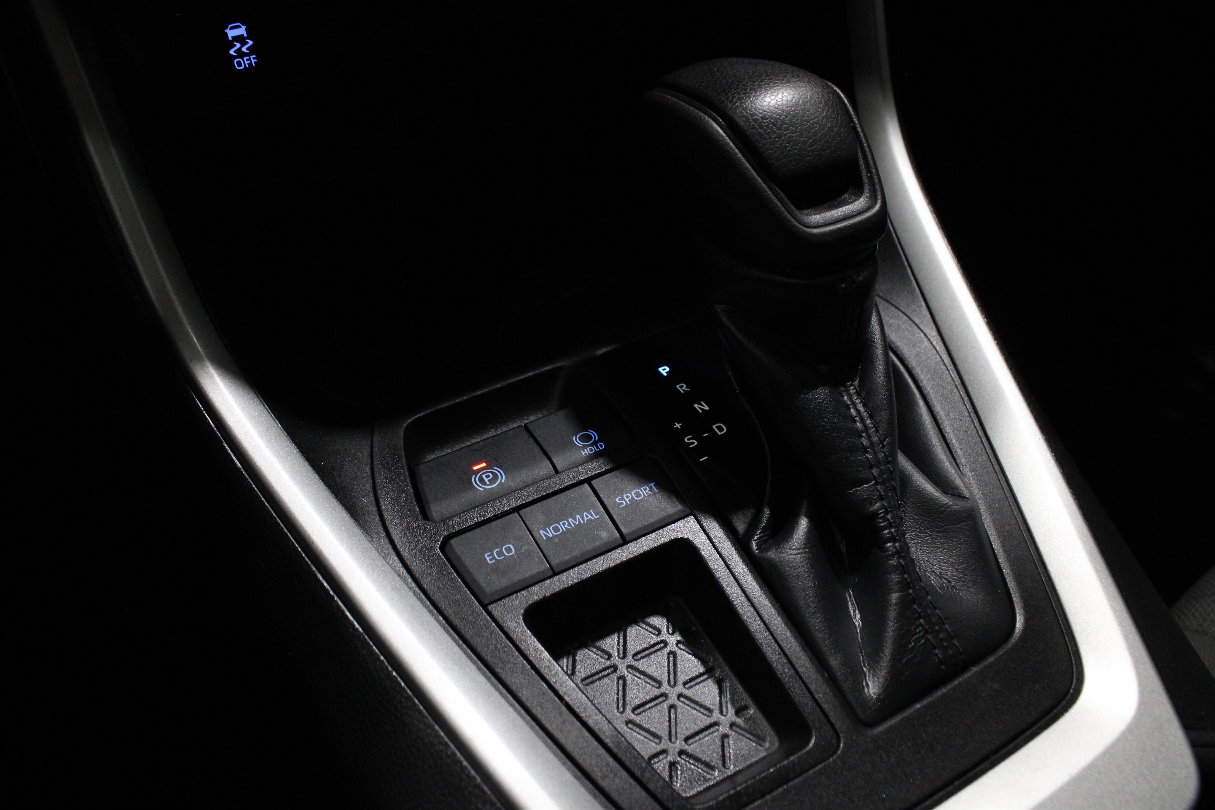 Used 2022 Toyota RAV4 XLE image 20