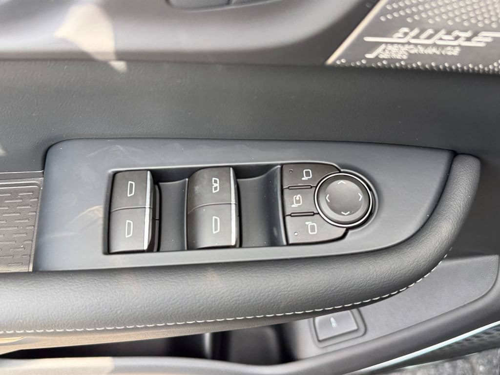 New 2026 Buick Enclave Avenir w/ Super Cruise Package FWD image 28