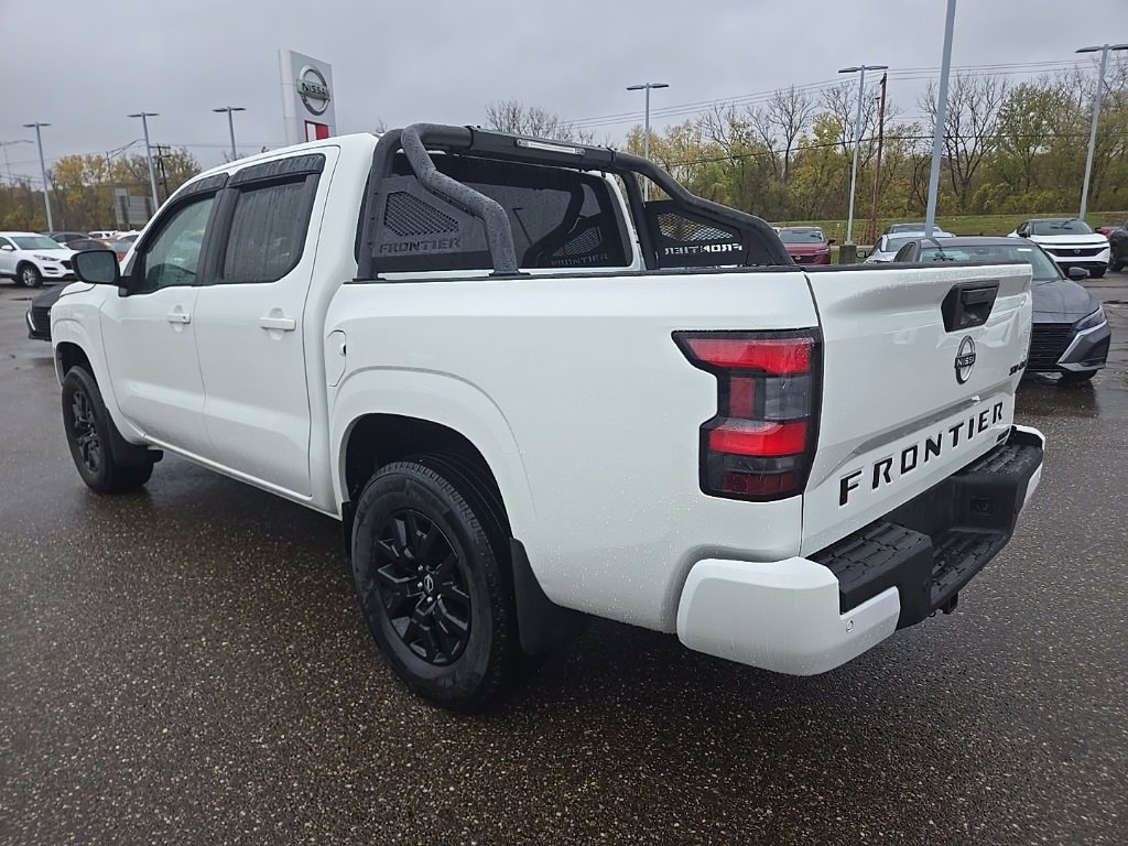 Used 2023 Nissan Frontier SV w/ Midnight Edition Package image 5