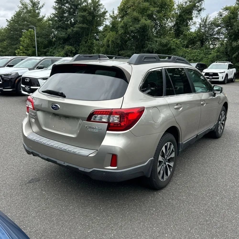 Used 2017 Subaru Outback 2.5i Limited AWD/4WD image 8