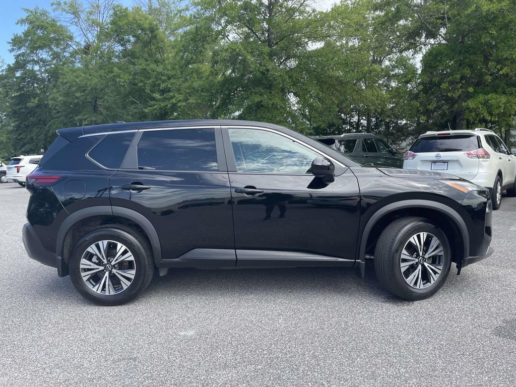Used 2023 Nissan Rogue SV AWD/4WD image 2