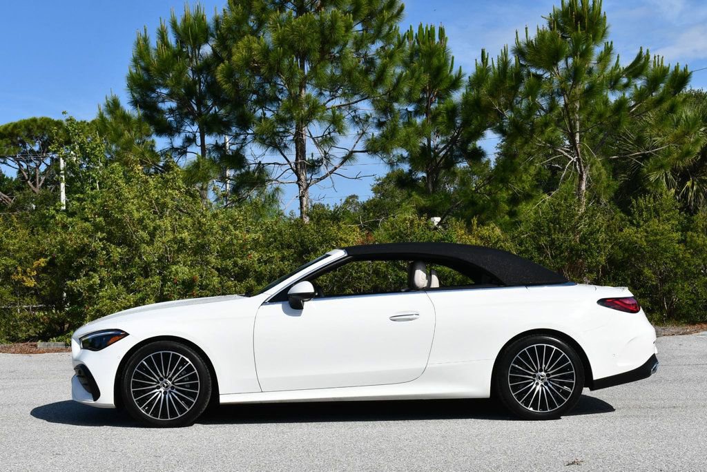 Used 2024 Mercedes-Benz CLE 450 4MATIC Cabriolet image 35