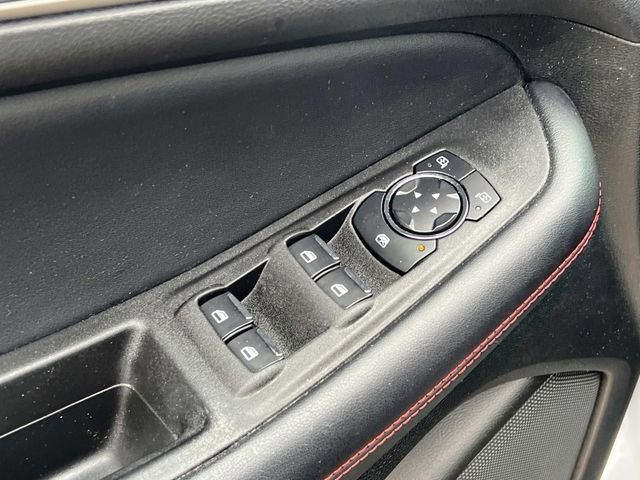 Used 2023 Ford Edge ST-Line w/ Class II Trailer Tow Package image 17