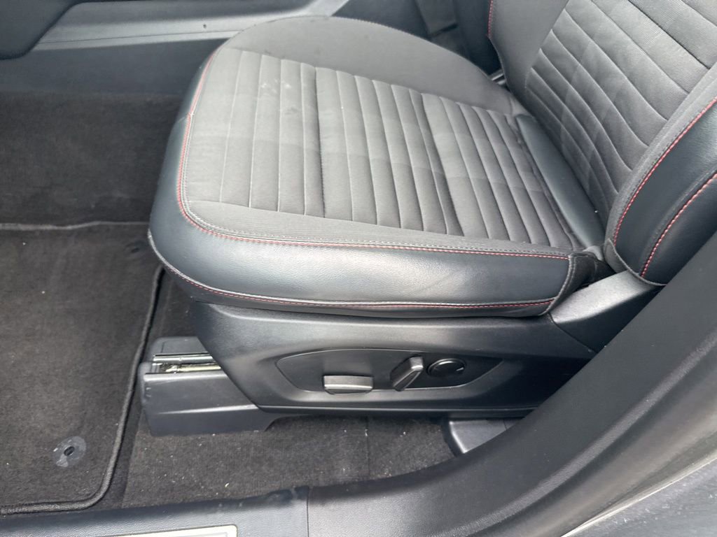 Used 2025 Ford Explorer ST-Line image 19