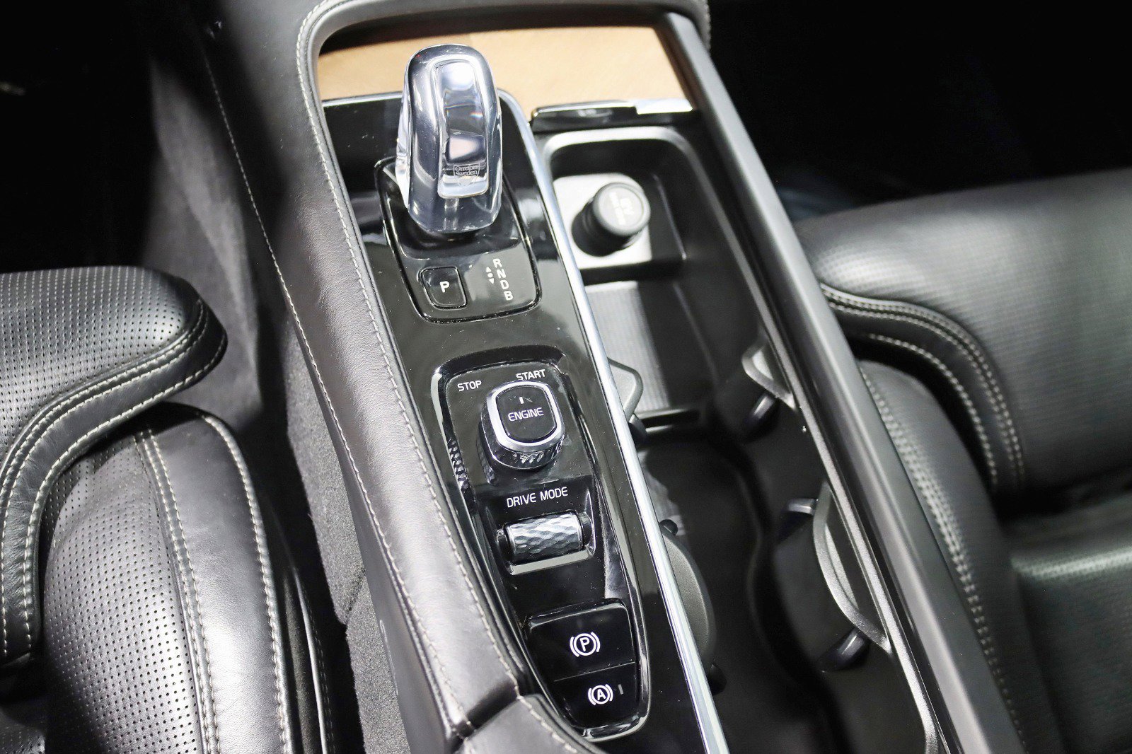 Used 2017 Volvo XC90 T8 Excellence AWD/4WD image 25