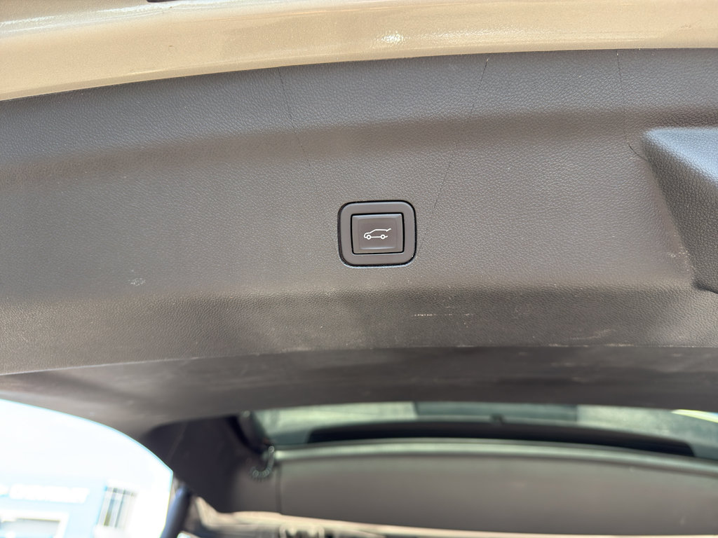 Used 2024 Chevrolet Suburban LT image 29