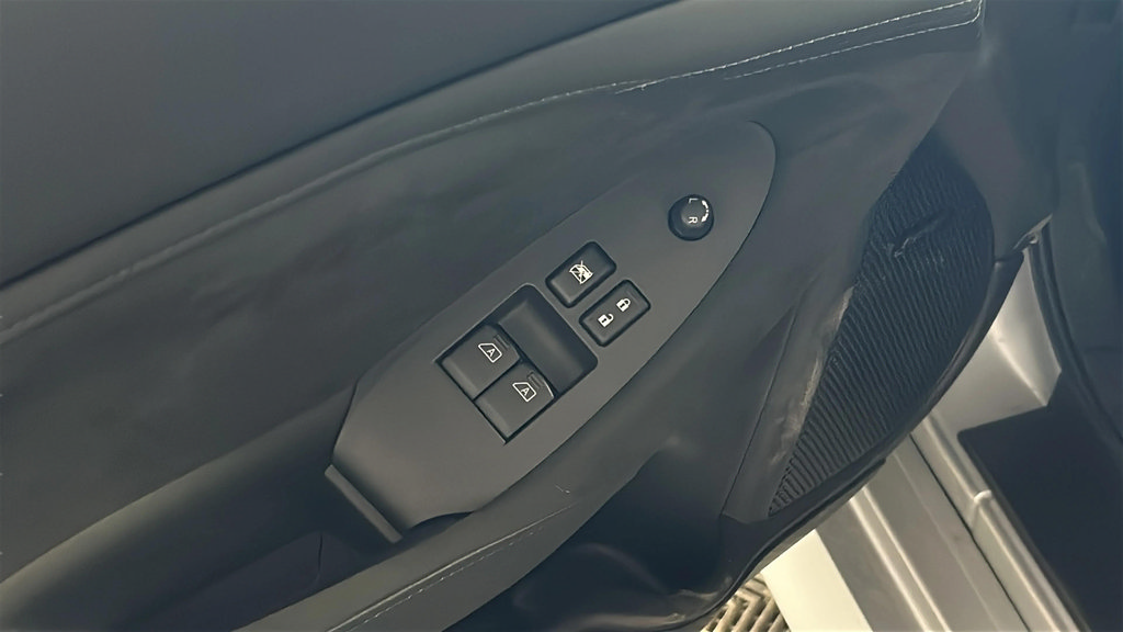 Used 2025 Nissan Z Performance w/ Floor Mat Package RWD image 15