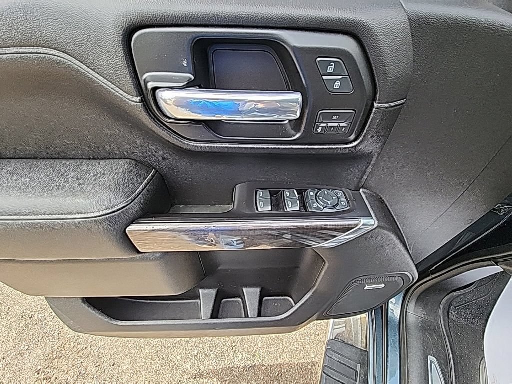 Used 2019 Chevrolet Silverado 1500 LTZ AWD/4WD image 16