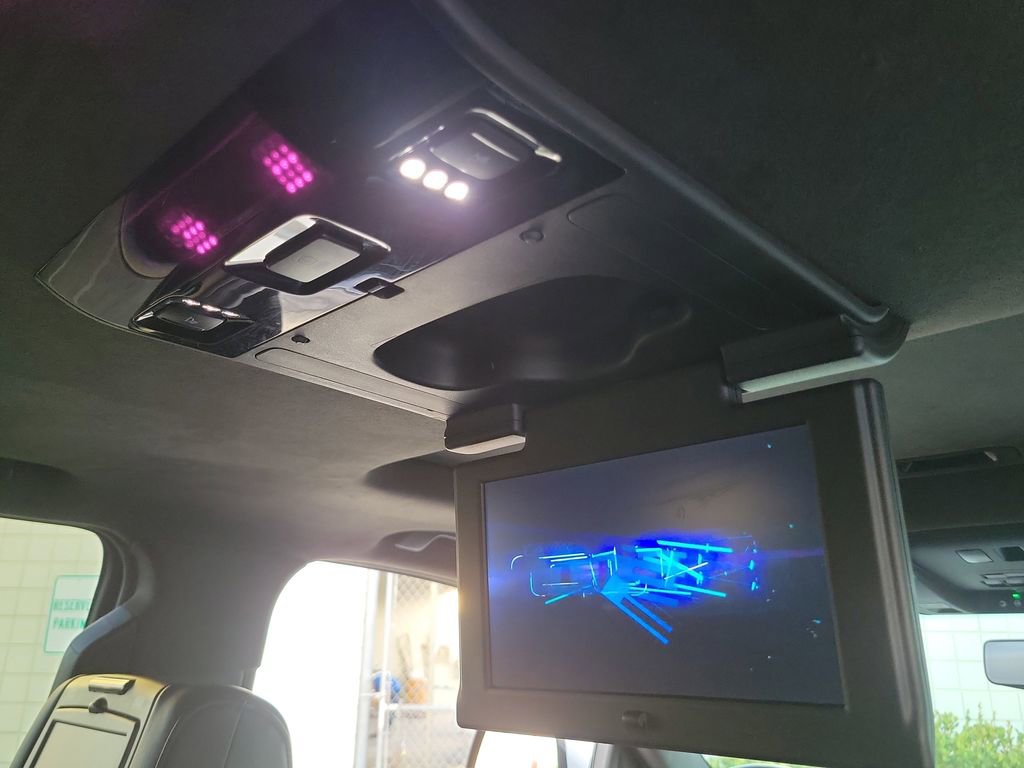 Used 2018 Cadillac Escalade Platinum image 25