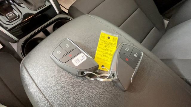 Used 2023 Chevrolet Colorado Trail Boss w/ Technology Package AWD/4WD image 28