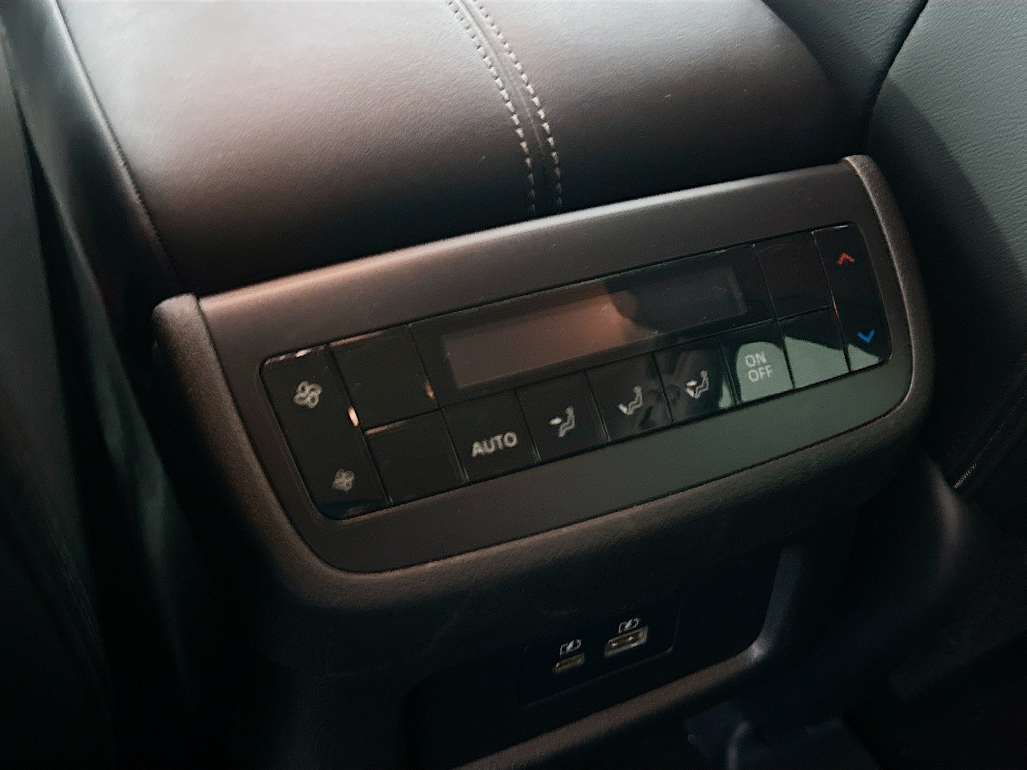 Used 2023 Nissan Pathfinder SL FWD image 28
