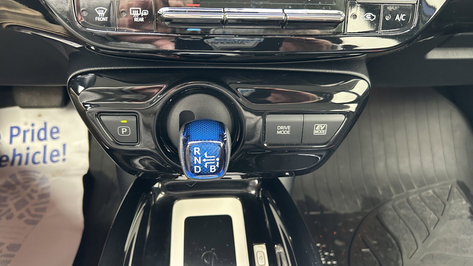 Used 2017 Toyota Prius Four image 31