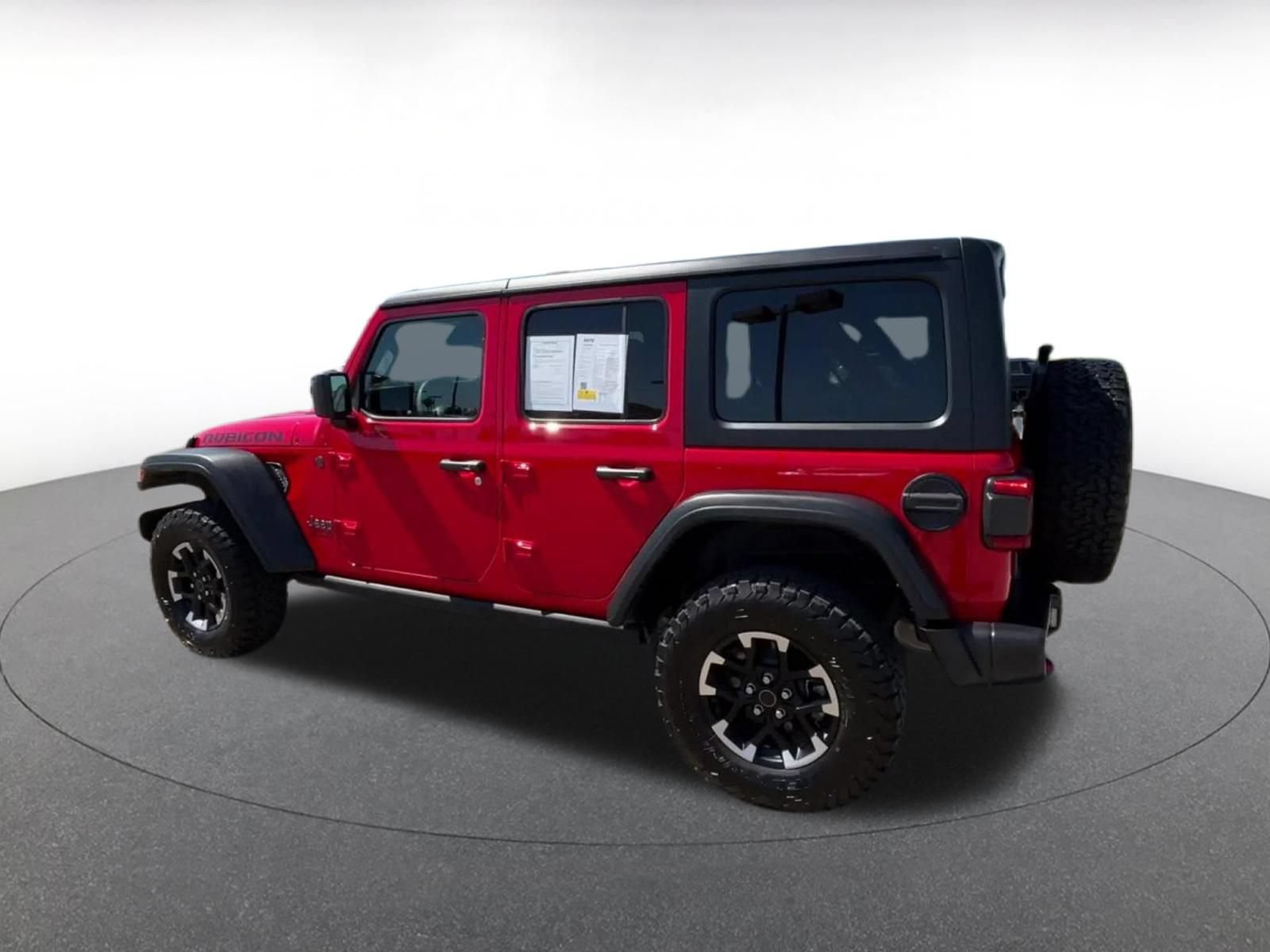 Used 2025 Jeep Wrangler Unlimited Rubicon AWD/4WD image 10