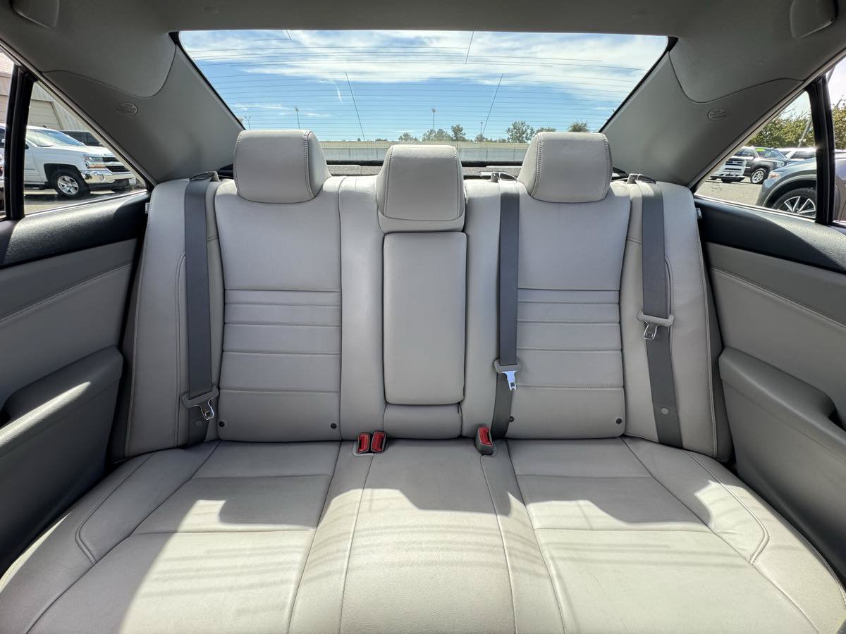 Used 2017 Toyota Camry XLE w/ Convenience Package FWD image 35