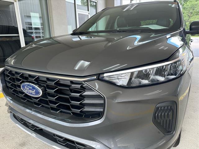 Certified 2023 Ford Escape ST-Line w/ Tech Pack #1 FWD image 2