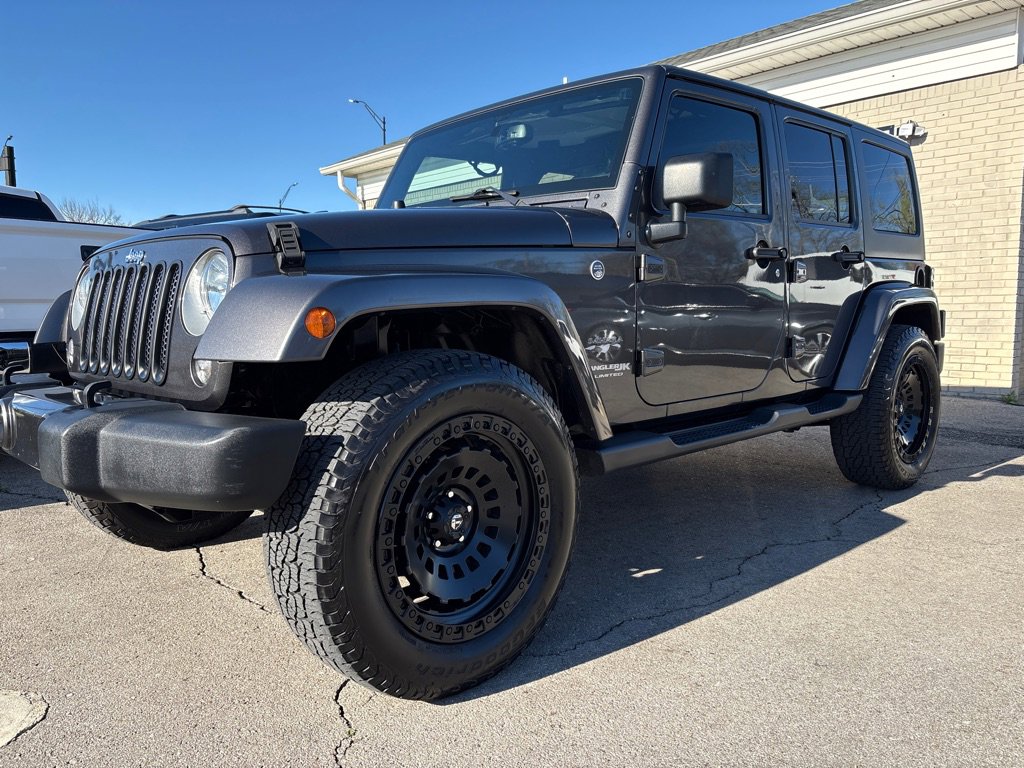 Used 2018 Jeep Wrangler Unlimited Sahara w/ Dual Top Group image 2