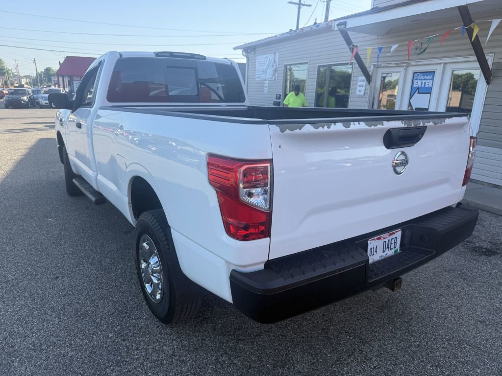 Used 2017 Nissan Titan S image 3