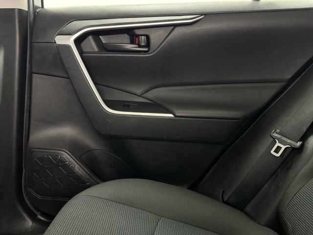 Used 2022 Toyota RAV4 LE FWD image 32