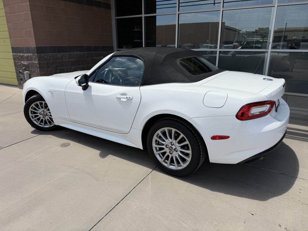 Used 2018 FIAT 124 Spider Classica w/ Technology Group RWD image 5