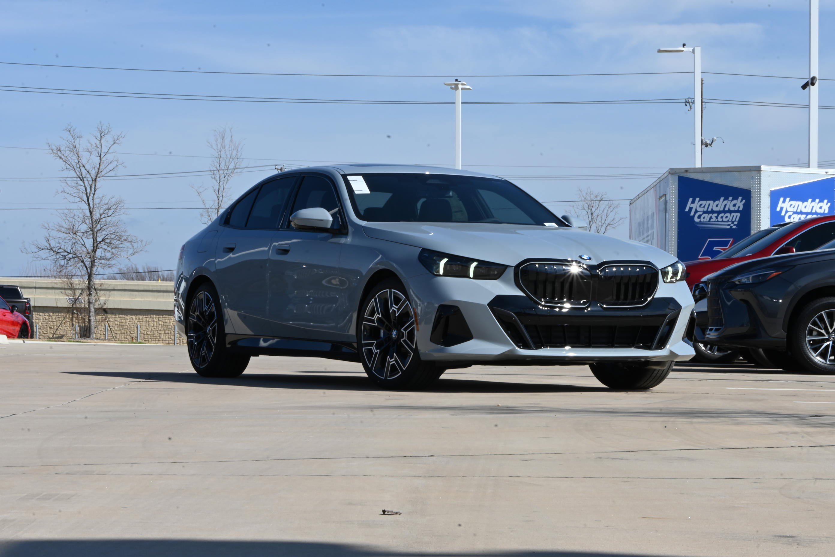 New 2026 BMW 530i xDrive w/ M Sport Package AWD/4WD image 2