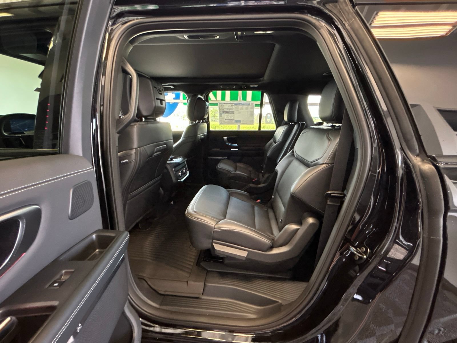 New 2027 Ford Expedition Max Platinum w/ Stealth Appearance Package AWD/4WD image 18