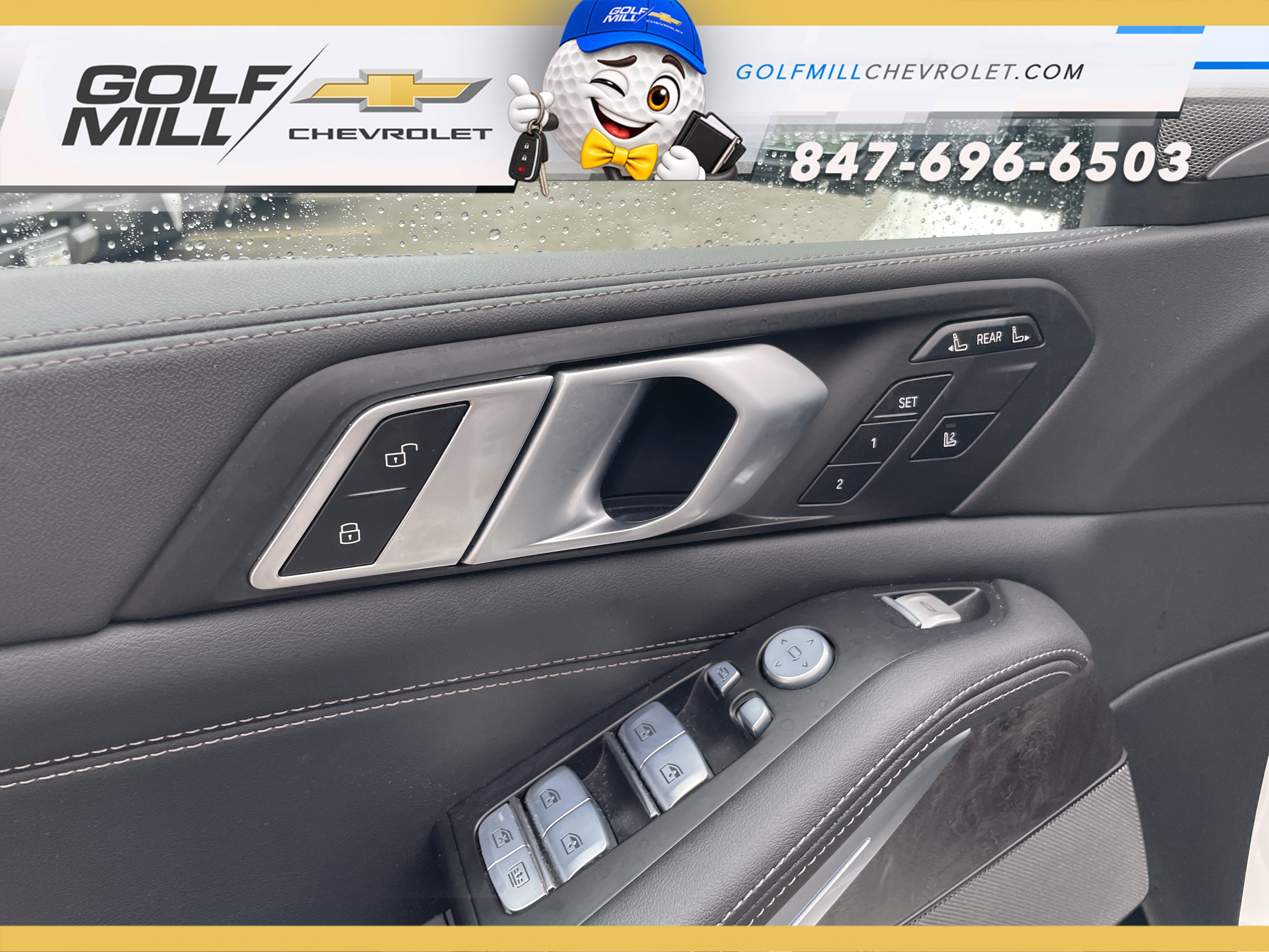 Used 2023 BMW X7 xDrive40i w/ M Sport Package AWD/4WD image 14
