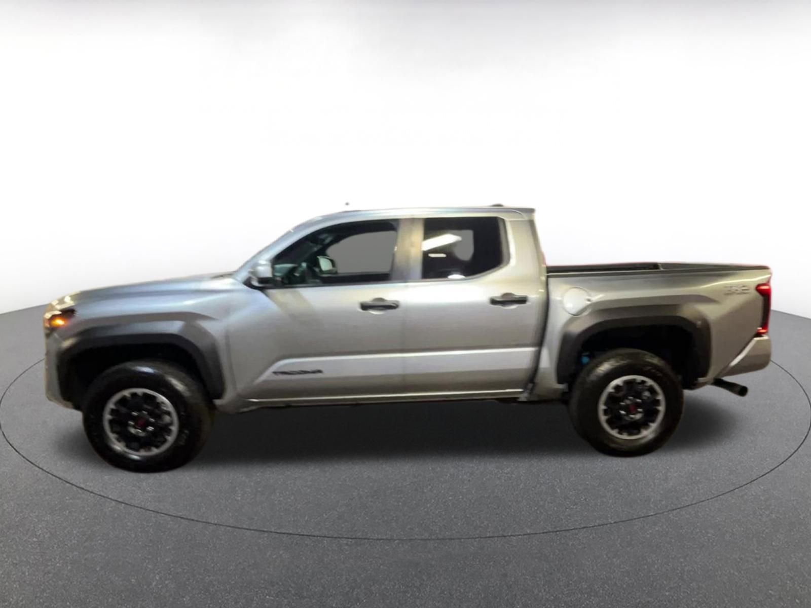 Used 2025 Toyota Tacoma TRD Off-Road image 9