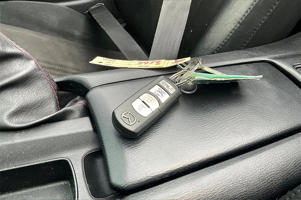 Used 2016 MAZDA MX-5 Miata Sport image 9