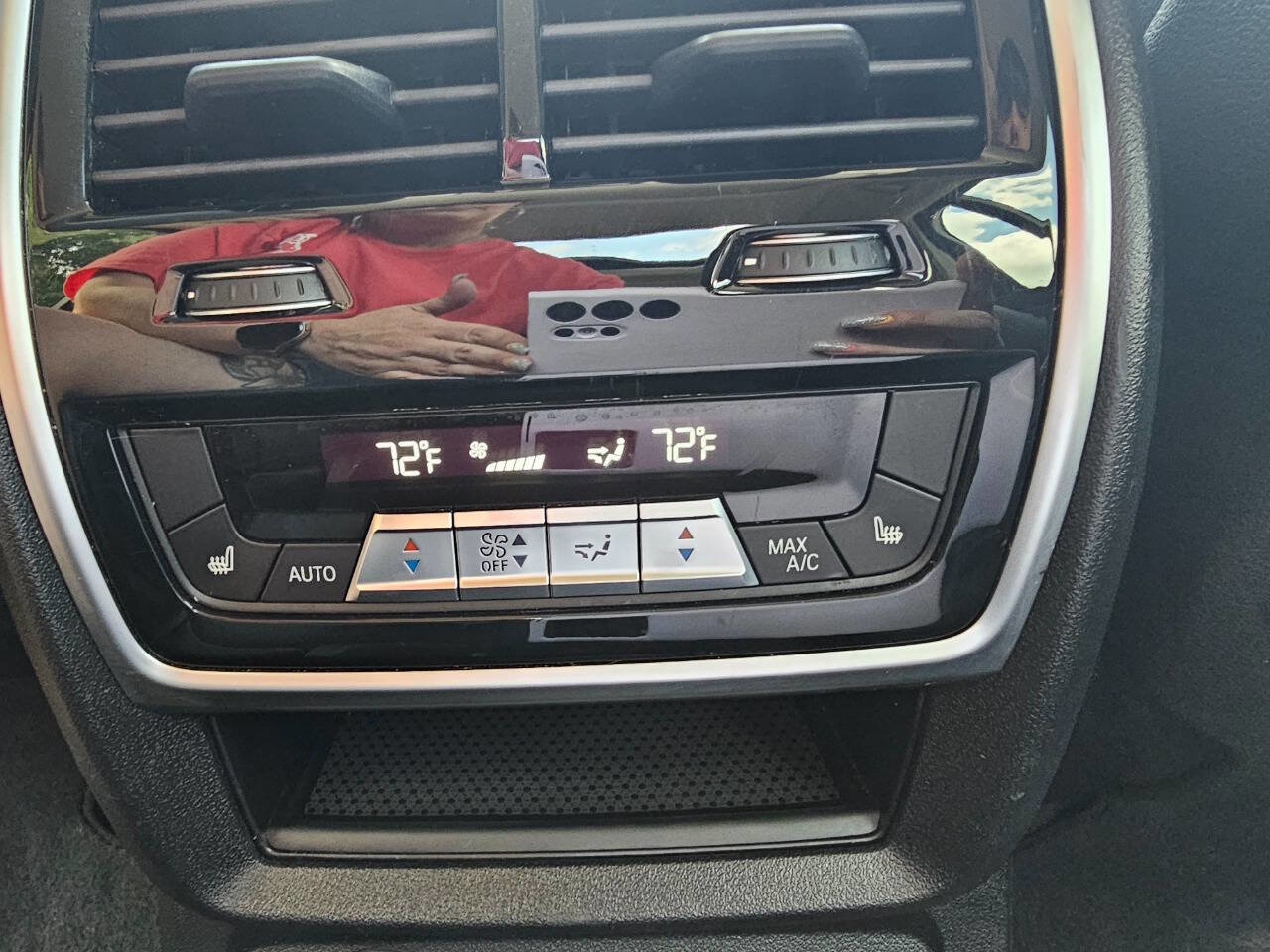 Used 2021 BMW X7 xDrive40i w/ Premium Package image 28