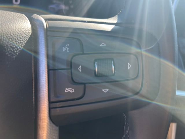 Used 2023 GMC Yukon SLE image 17