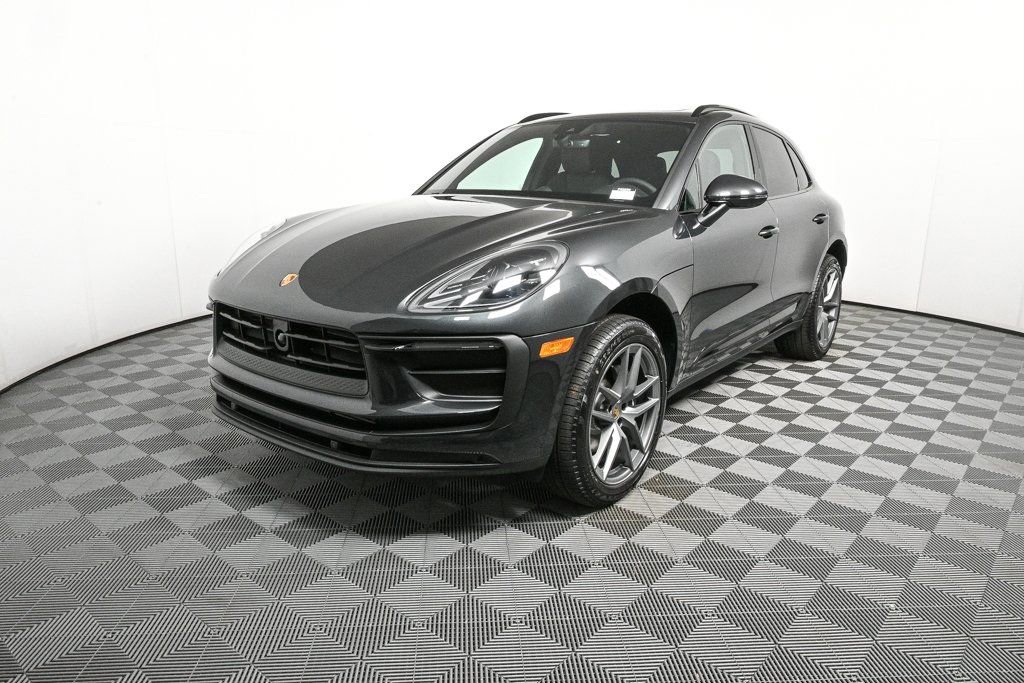 Certified 2026 Porsche Macan AWD/4WD image 1