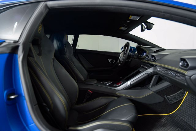 Used 2022 Lamborghini Huracan EVO RWD image 24