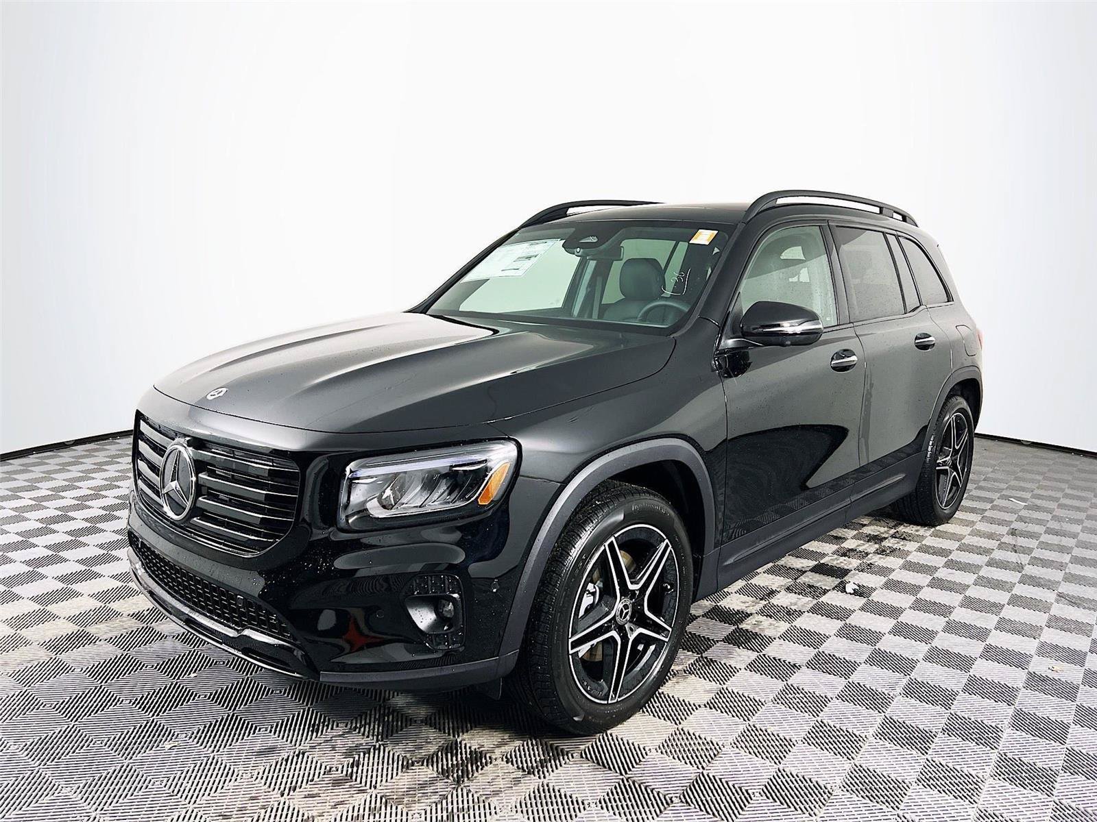Certified 2026 Mercedes-Benz GLB 250 4MATIC image 2