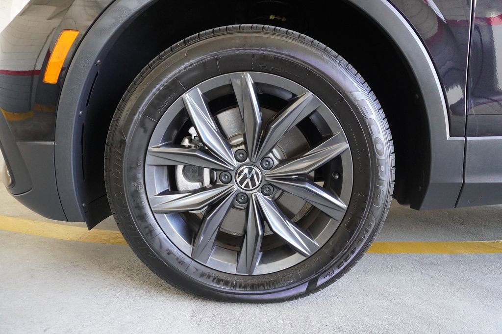 Used 2023 Volkswagen Tiguan SE image 24