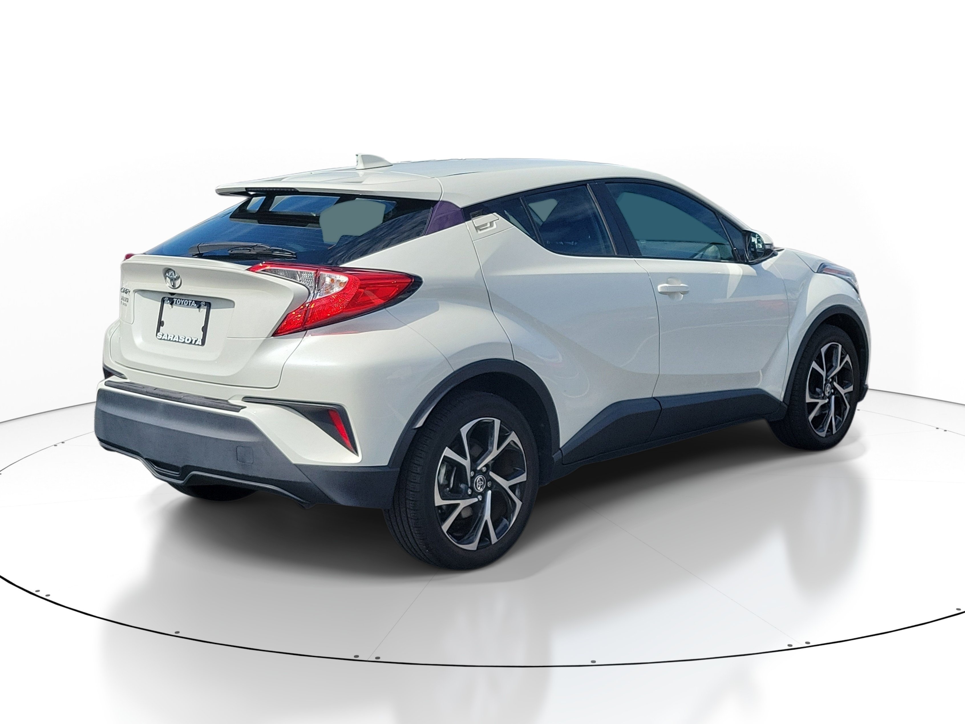 Used 2021 Toyota C-HR XLE FWD image 6