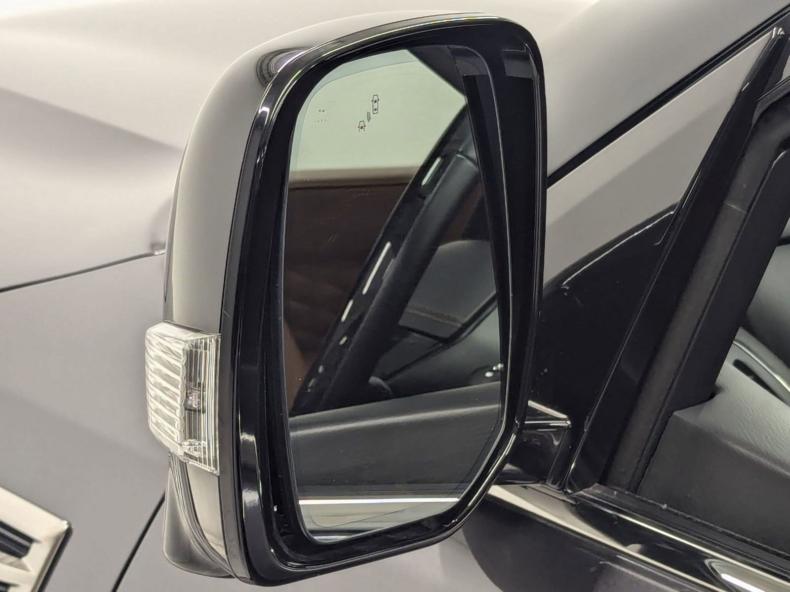 Used 2024 INFINITI QX80 Sensory image 42
