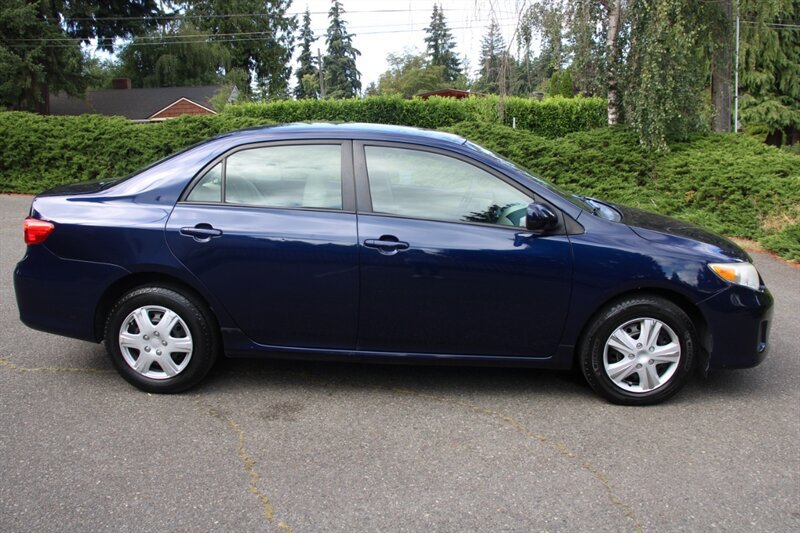 Used 2011 Toyota Corolla LE FWD image 11